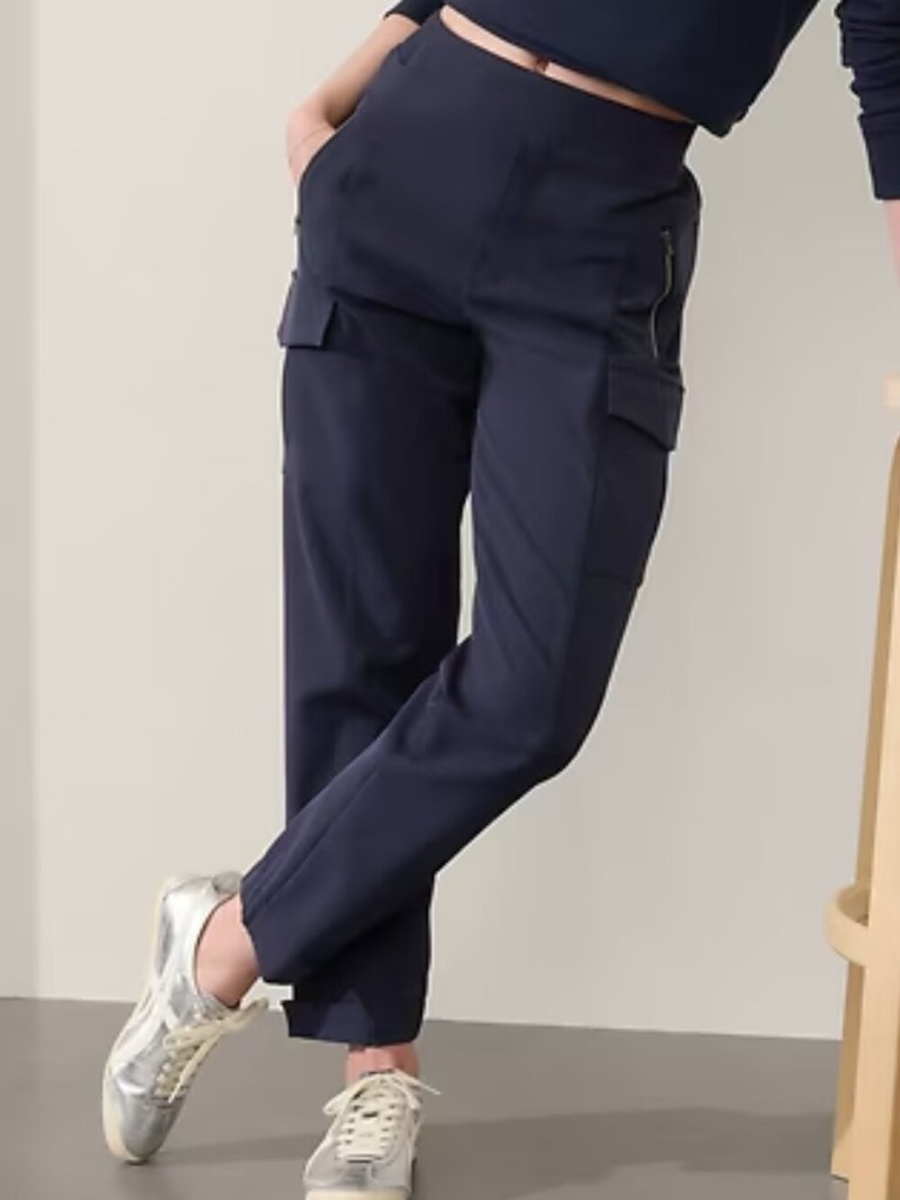 NEW NWT! ATHLETA ENDLESS HIGH-RISE CARGO PANTS ADJUSTABLE SNAP HEM NAVY sz 6T
